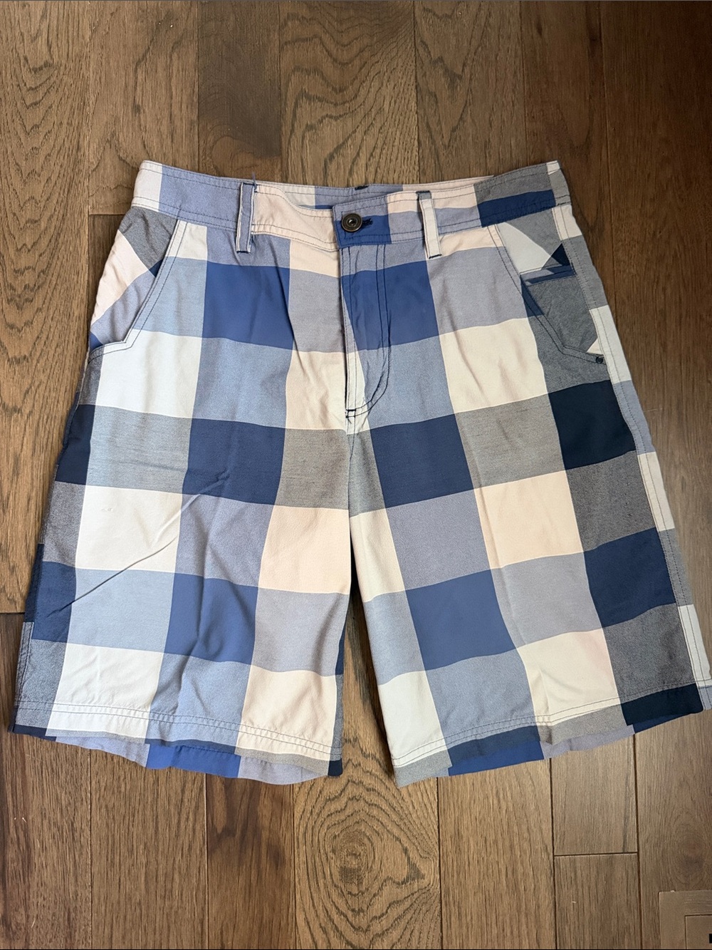 lululemon athletica Men's Blue and White Plaid Flat Front Shorts